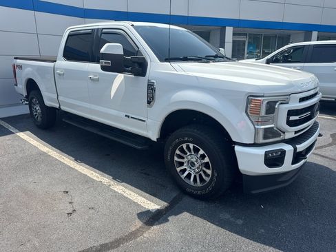 Used 2022 Ford F250 Lariat w/ Lariat Ultimate Package AWD/4WD image 3