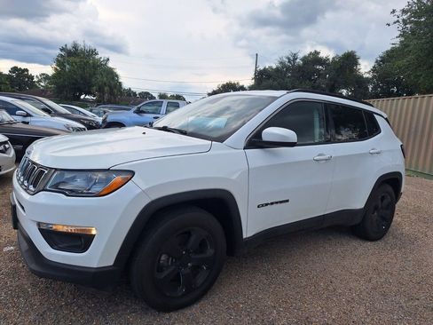 Used 2020 Jeep Compass Latitude w/ Cold Weather Group image 9
