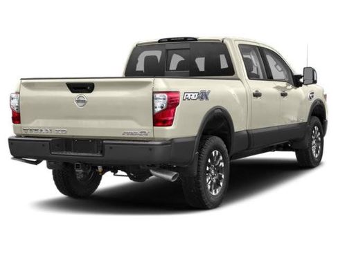 Used 2019 Nissan Titan PRO-4X w/ Pro-4x Convenience Package AWD/4WD image 2