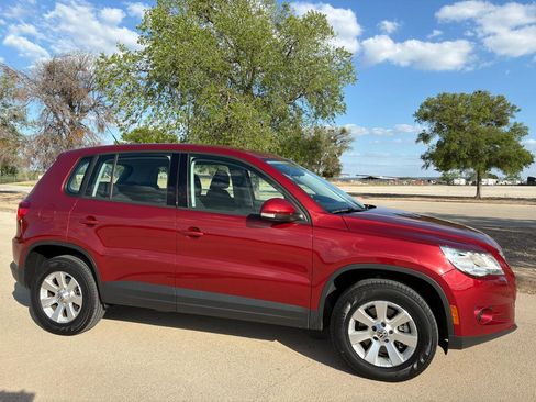 Used 2010 Volkswagen Tiguan S FWD image 61