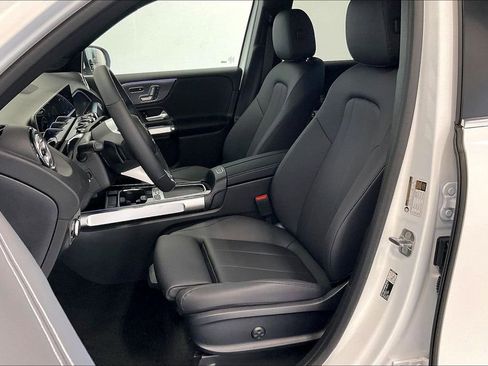 New 2026 Mercedes-Benz GLB 250 4MATIC image 9