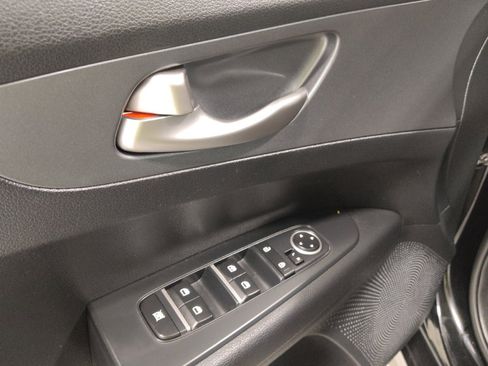 Used 2020 Kia Forte LXS FWD image 27