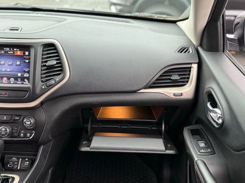 Used 2014 Jeep Cherokee Limited image 31