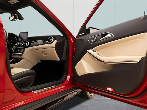 Used 2018 Mercedes-Benz GLA 45 AMG 4MATIC image 32