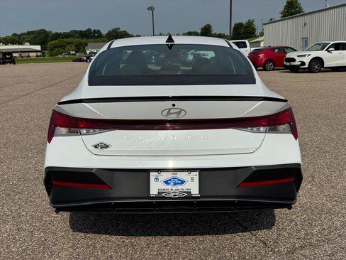 Used 2025 Hyundai Elantra Sport FWD image 3