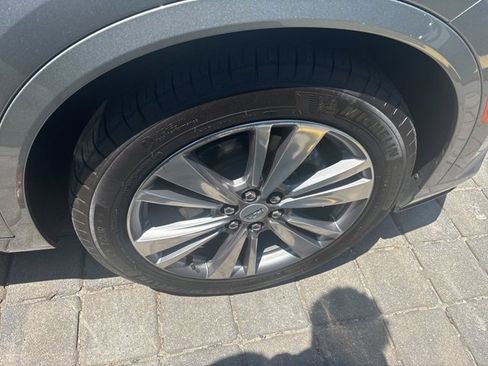 Certified 2025 Cadillac XT6 Premium Luxury image 13