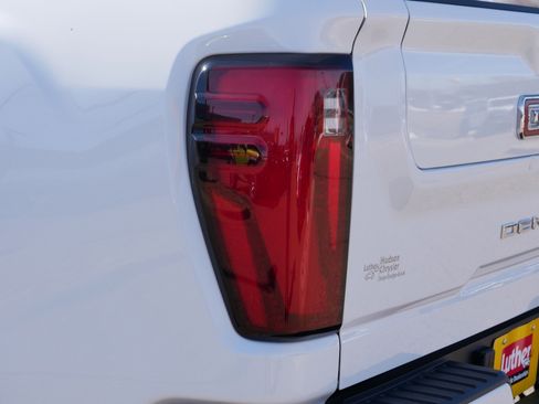 Used 2025 GMC Sierra 2500 Denali w/ Denali Reserve Package image 17