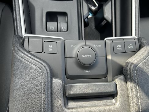 Used 2024 Toyota Grand Highlander XLE image 21