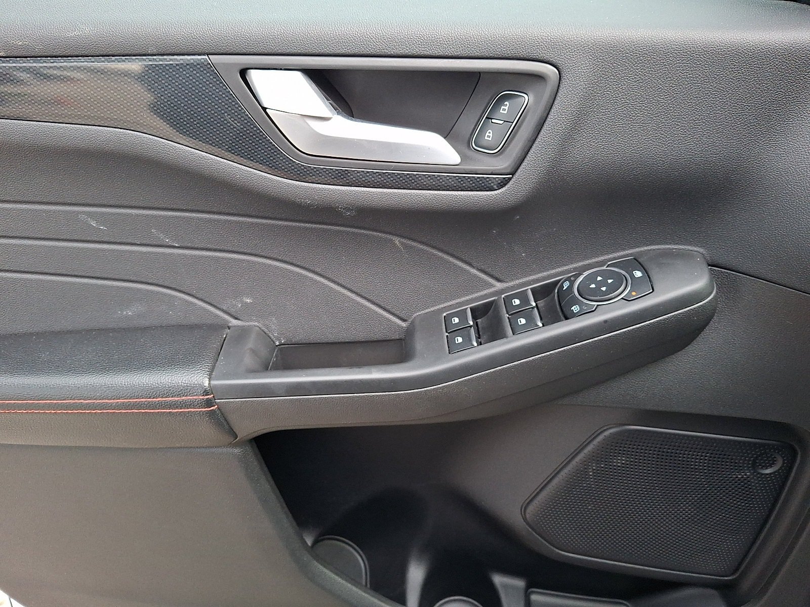 Used 2023 Ford Escape ST-Line Select AWD/4WD image 12