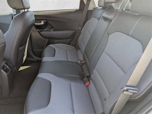 Used 2022 Kia Niro EX image 26