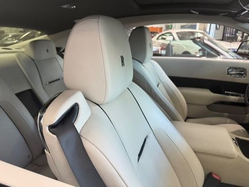Used 2015 Rolls-Royce Wraith RWD image 6