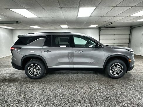 New 2026 Chevrolet Traverse LT w/ Driver Confidence Package AWD/4WD image 9