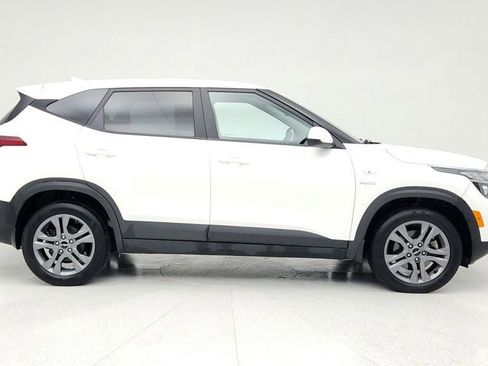 Used 2023 Kia Seltos LX image 4