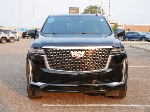 Used 2024 Cadillac Escalade ESV Luxury AWD/4WD image 4