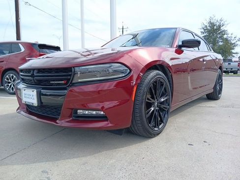 Used 2023 Dodge Charger SXT w/ Plus Group image 3