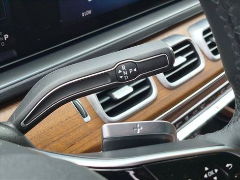 Certified 2026 Mercedes-Benz GLE 580 4MATIC image 11