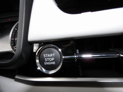 New 2025 Mitsubishi Outlander SE image 23