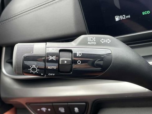 New 2026 Kia Carnival SX w/ SX Dark Edition Package image 32