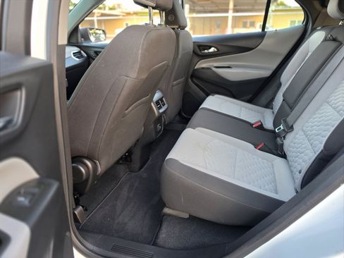 Used 2021 Chevrolet Equinox LS AWD/4WD image 21