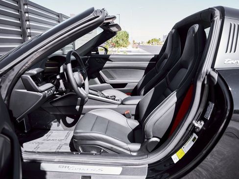 Used 2026 Porsche 911 Targa 4S image 32