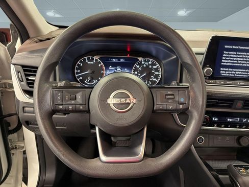 Used 2023 Nissan Rogue SV FWD image 16