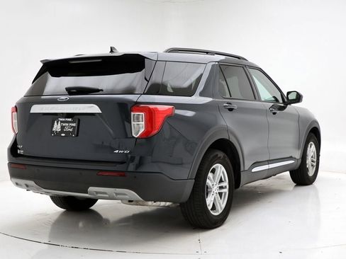 Used 2022 Ford Explorer XLT w/ Equipment Group 202A image 9