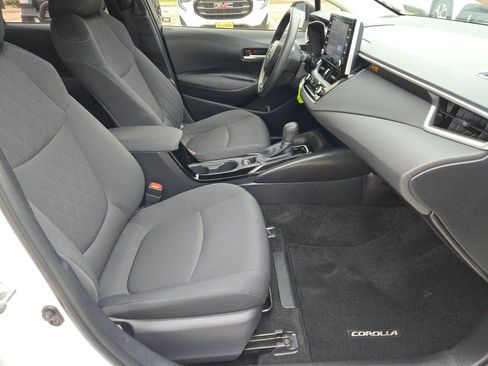 Used 2021 Toyota Corolla LE image 28