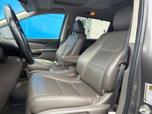 Used 2014 Honda Odyssey Touring Elite image 4