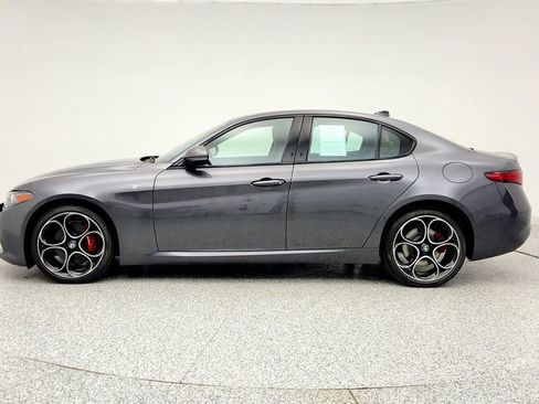 Used 2022 Alfa Romeo Giulia Ti image 8
