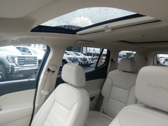 Used 2023 GMC Acadia Denali w/ Denali Ultimate Package FWD image 20