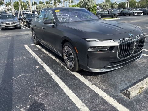 Used 2023 BMW i7 xDrive60 AWD/4WD image 10