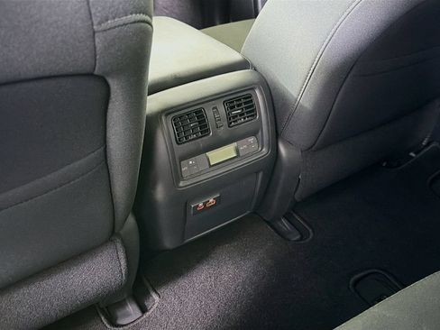 Used 2020 Nissan Pathfinder S FWD image 26
