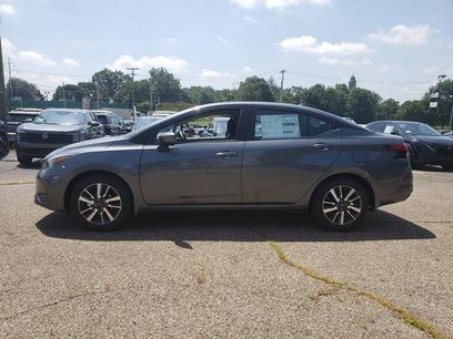 New 2025 Nissan Versa SV w/ Trunk Package