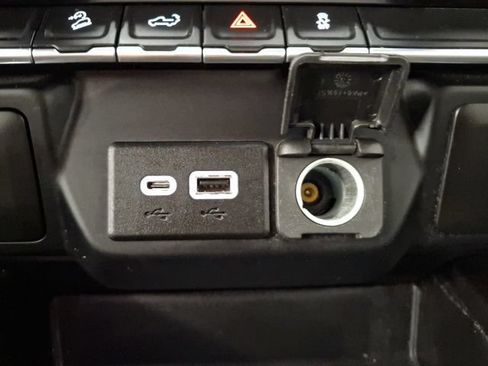 Used 2021 Chevrolet Silverado 1500 LT Trail Boss w/ LPO, Dark Essentials Package AWD/4WD image 35