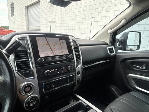 Used 2021 Nissan Titan SV w/ SV Convenience Package AWD/4WD image 15