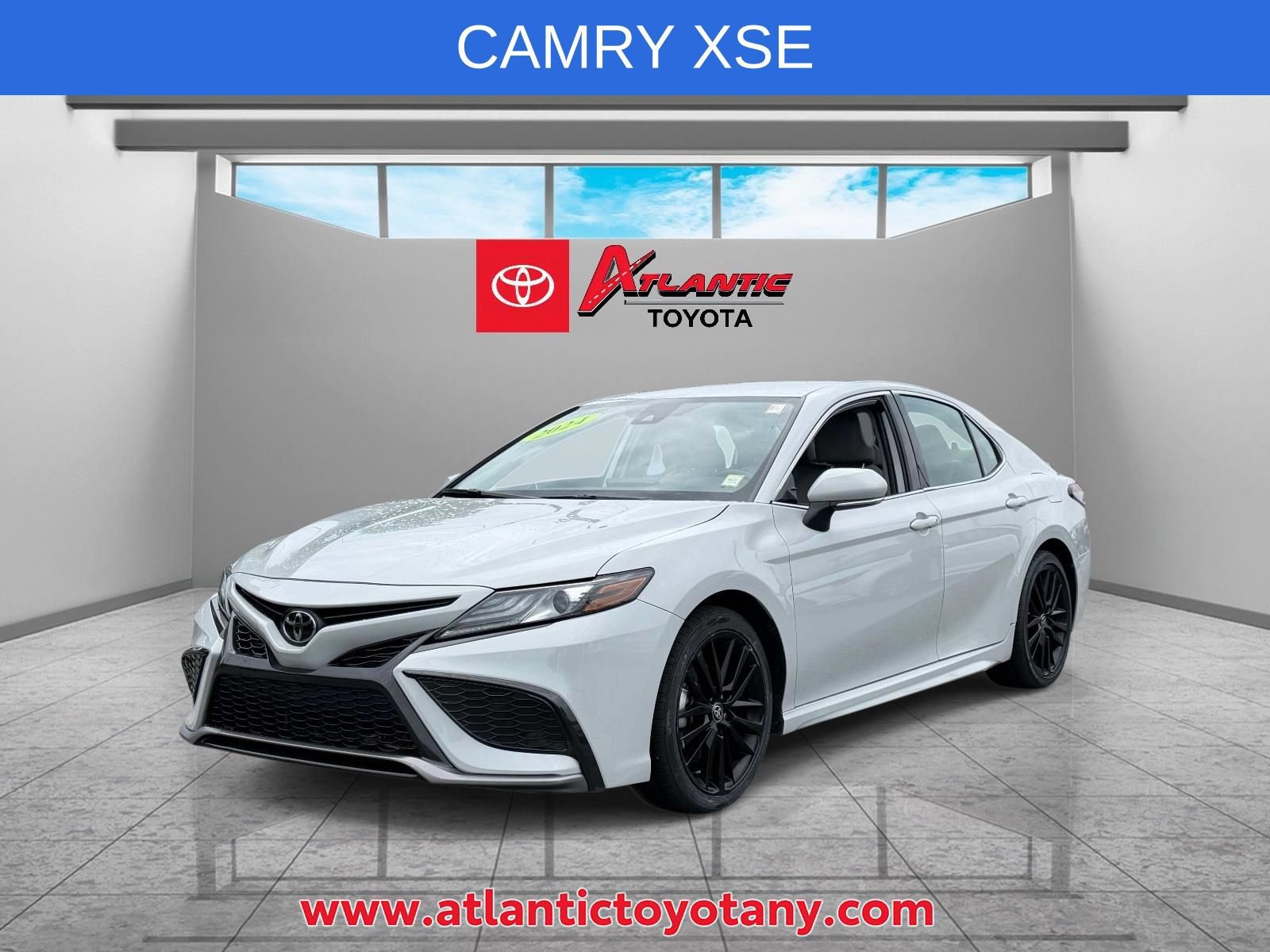 Used 2024 Toyota Camry XSE FWD image 2