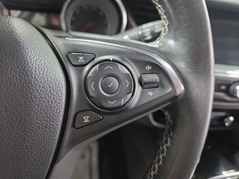 Used 2018 Buick Regal Preferred w/ Sights and Sounds Package image 17