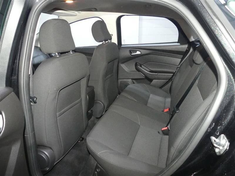 Used 2015 Ford Focus SE w/ Reverse Sensing Package FWD image 26