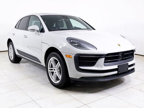 Certified 2026 Porsche Macan AWD/4WD image 26