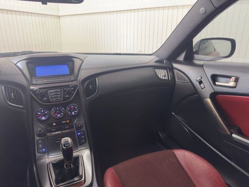 Used 2013 Hyundai Genesis 2.0T image 15