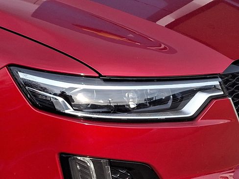 Used 2022 Cadillac XT6 Sport w/ Platinum Package image 9