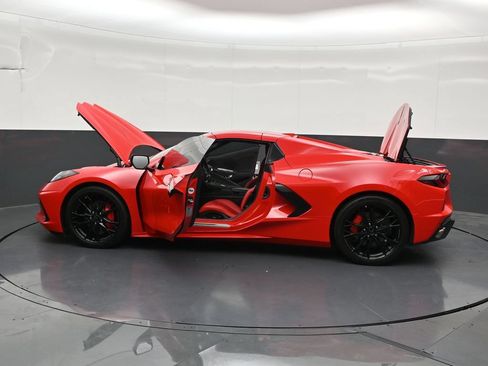 Used 2025 Chevrolet Corvette Stingray Convertible w/ 1LT RWD image 32