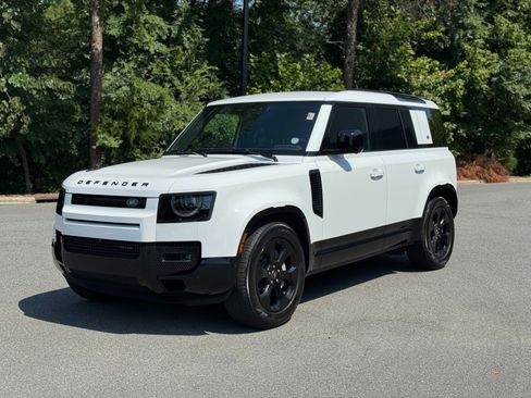 Used 2023 Land Rover Defender 110 X-Dynamic SE AWD/4WD image 4