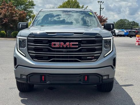 Used 2025 GMC Sierra 1500 AT4 w/ AT4 Premium Package AWD/4WD image 8