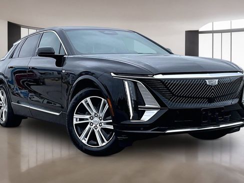 Used 2024 Cadillac Lyriq Tech AWD/4WD image 11