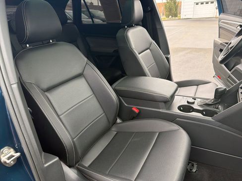 Used 2021 Volkswagen Atlas Cross Sport SE w/ Panoramic Sunroof Package image 27