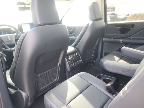 New 2026 Lincoln Aviator AWD image 25