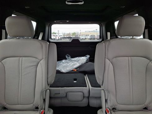 New 2026 Jeep Grand Wagoneer Limited image 14