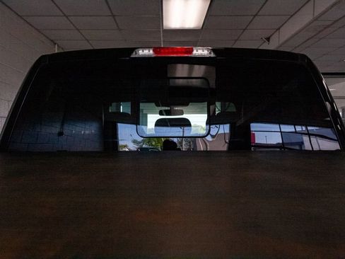 Used 2018 Ford F150 Platinum w/ Equipment Group 701A Luxury image 8