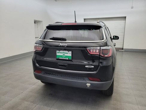 Used 2018 Jeep Compass Latitude FWD image 7